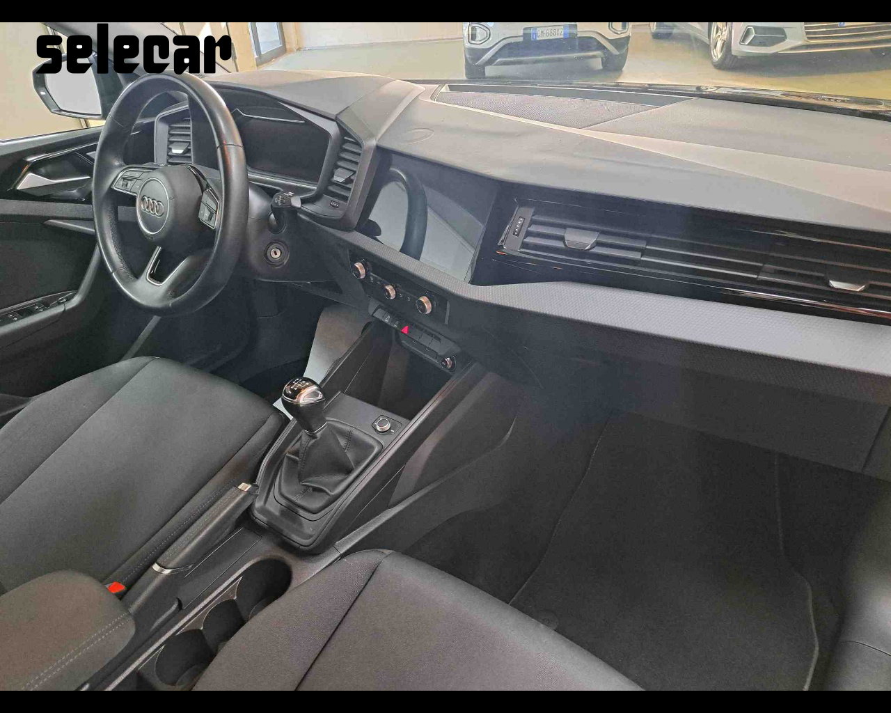 https://cdn-mark-selecar.caraffinity.it/15e865cc2372466d81f76bf6fd731dc3.jpg